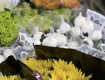 Посмотрим и на отдел Срезанных цветов!